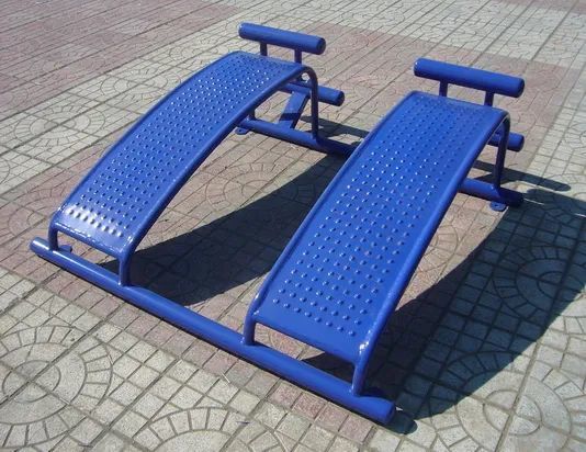 坐仰卧起坐的器材叫什么_器材仰卧起坐的正确做法_仰卧起坐器材多少钱
