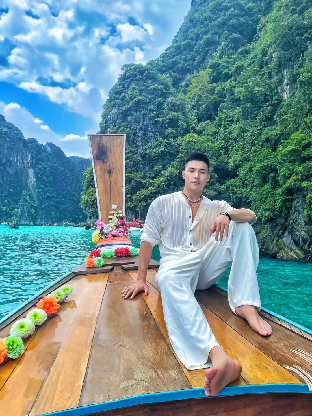 肌肉男身材_胸肌哥7大锻炼方法增强胸肌_健身激励