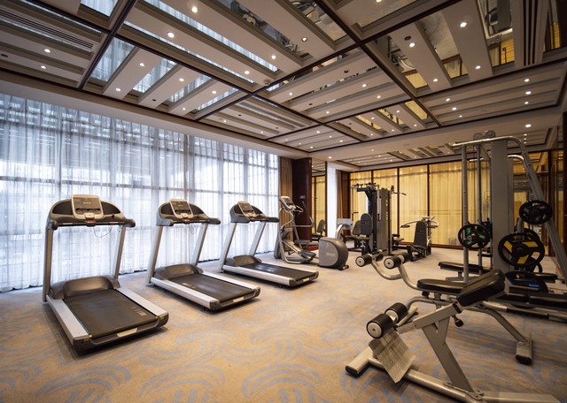 桂林商用健身器材推荐_康强综合训练器_康强健身器材本地化服务