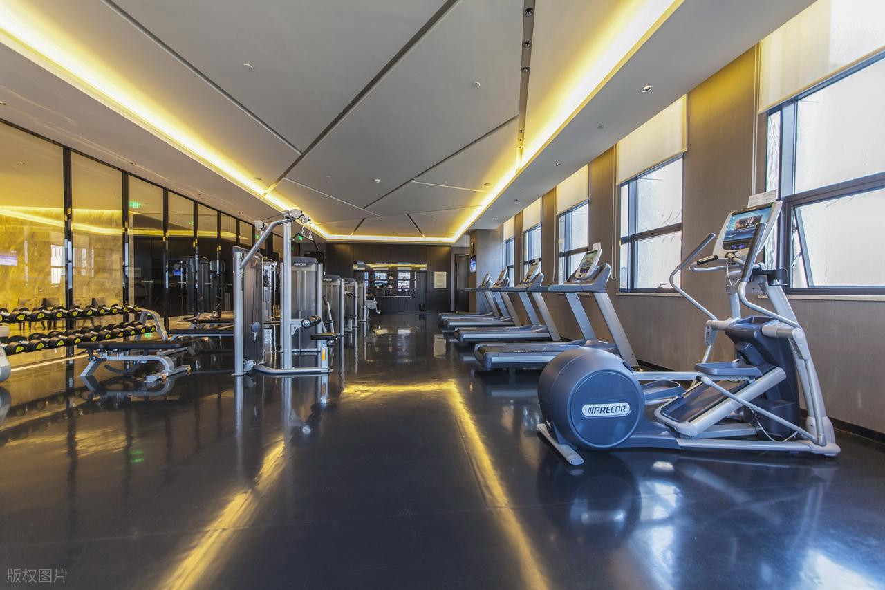 康强综合训练器_桂林商用健身器材推荐_康强健身器材本地化服务