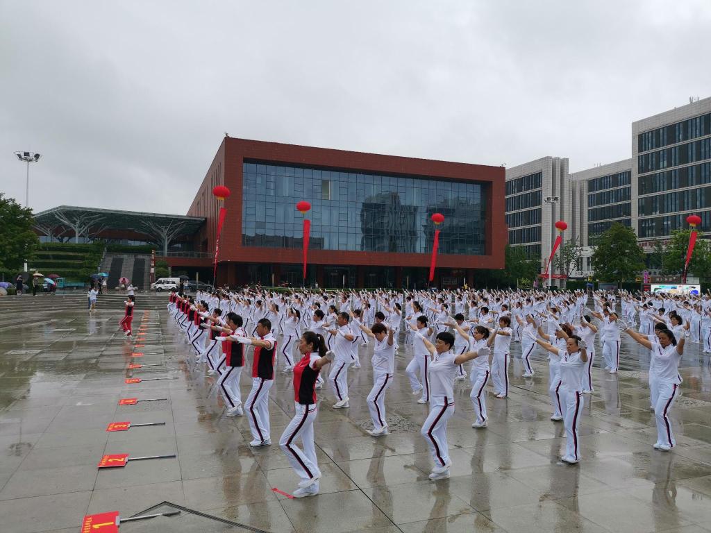 健康胶州快乐舞步健身操_快乐舞步健身躁新编版_胶州市健身操协会快乐舞步发布