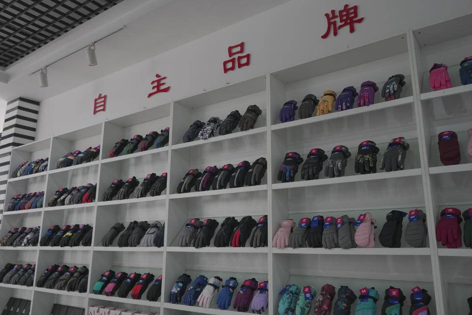 建华中兴手套出口业务_嘉祥滑雪手套产业_专业健身手套