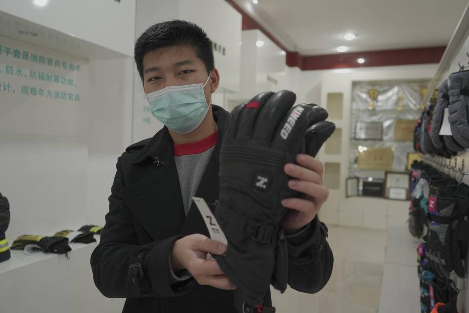 建华中兴手套出口业务_嘉祥滑雪手套产业_专业健身手套