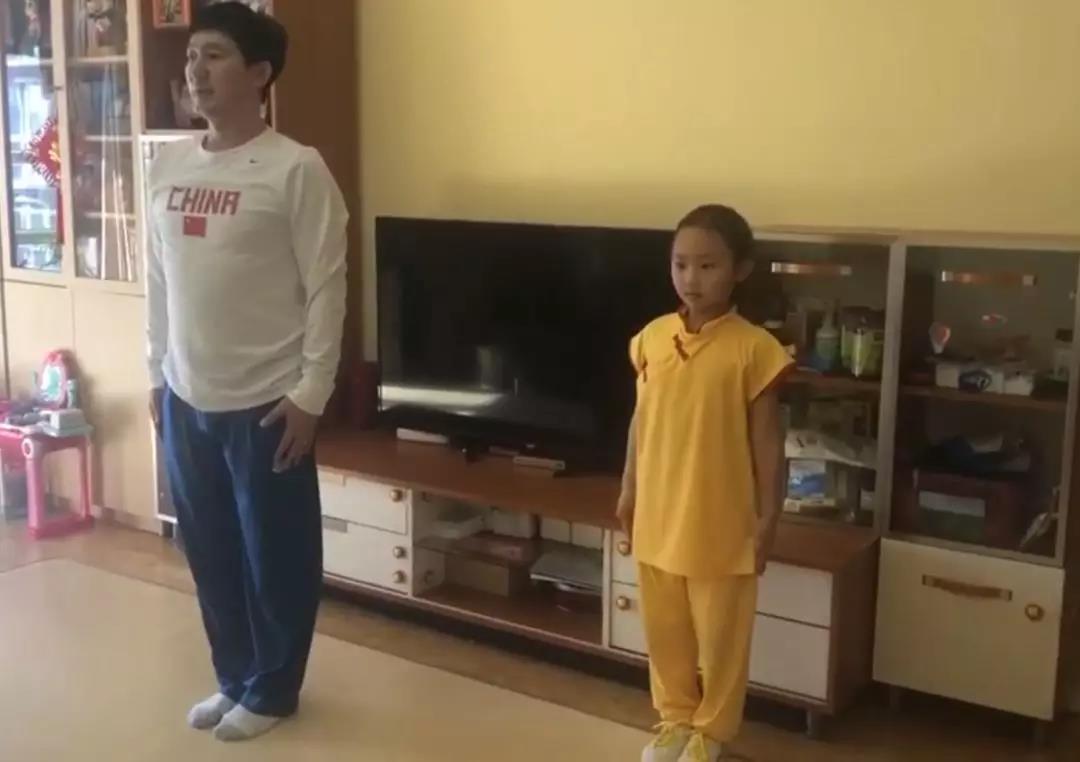 春节居家健身_室内运动方法_在家里原地跑步算运动吗