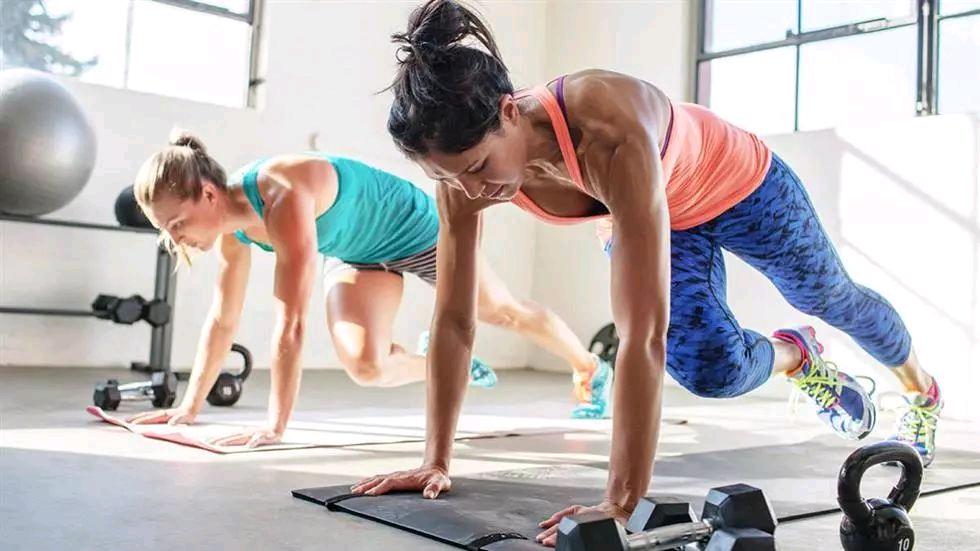 跑步后做仰卧起坐减肥_燃脂运动排名_减肥最有效运动