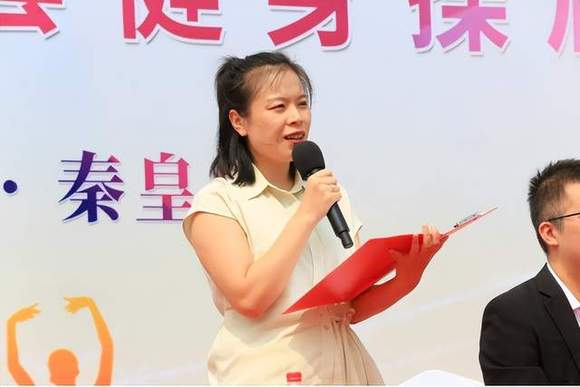 康姿百德第十四套健身操启动仪式_康姿百德笫三套笫一节_康姿百德健身操爱好者活动