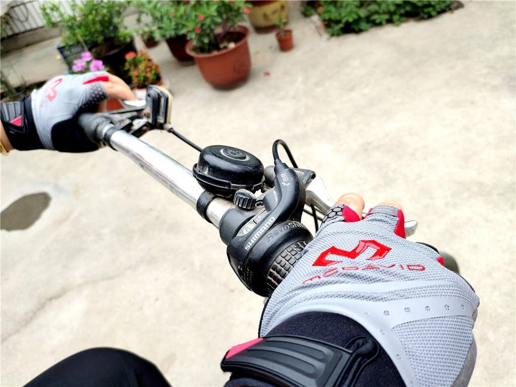 骑行运动手套_迈克达威半指手套_健身手套需要护腕吗