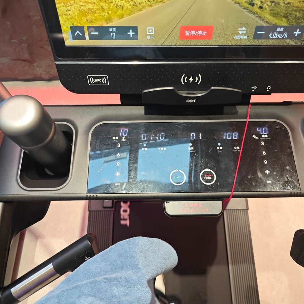 健身手套 小了_健身小白如何在家锻炼_健身房办卡避坑指南