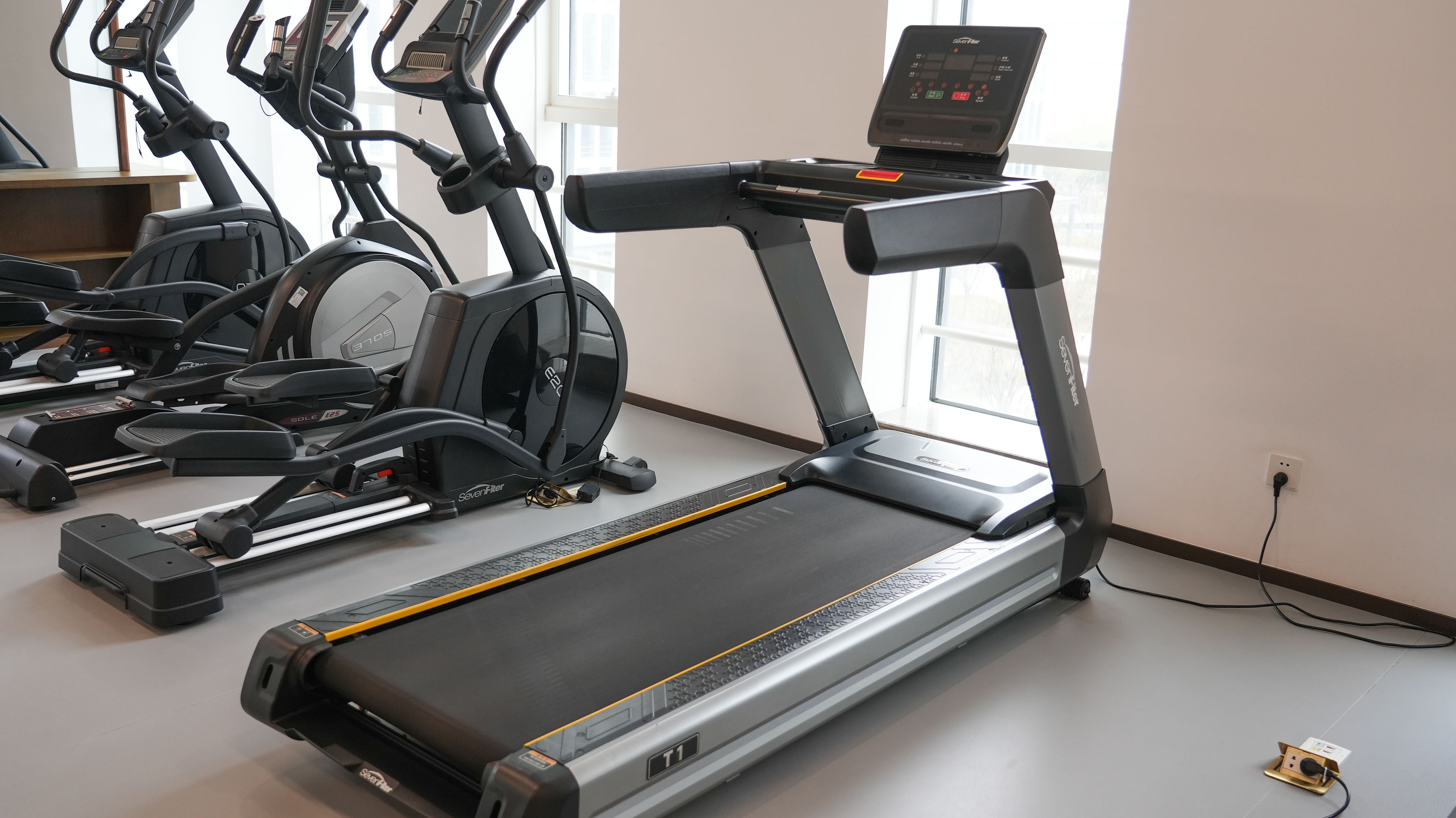 带安全锁功能跑步机_跑步机什么牌子静音减震效果好_支持定制跑步机