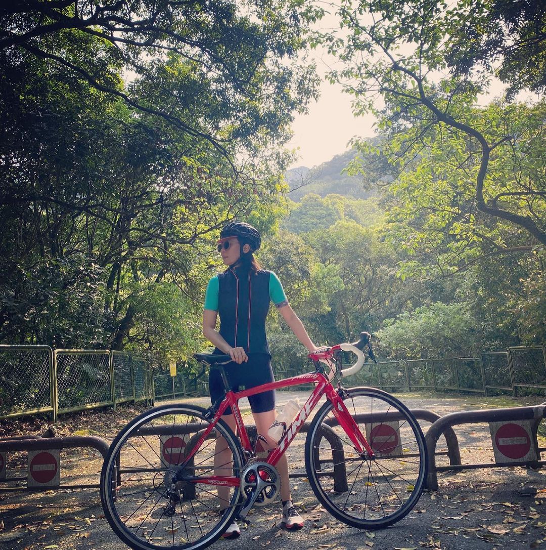 户外骑车对膝盖好吗_骑单车减肥效果_室内自行车可以减肥吗