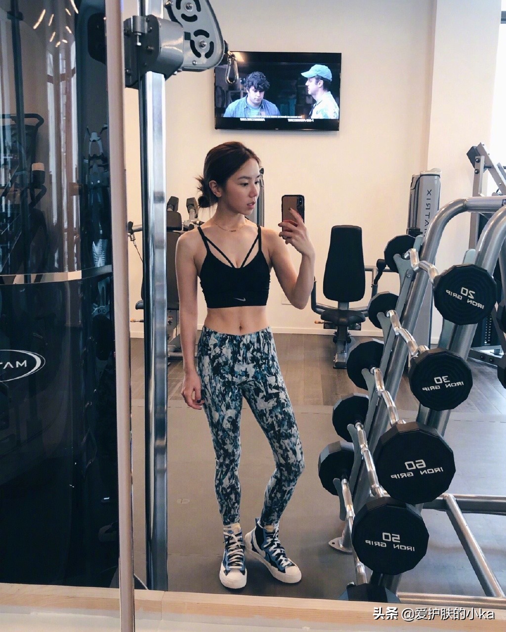 明星减肥经验_脚蹬拉力器瘦腰腹训练_减肥变白
