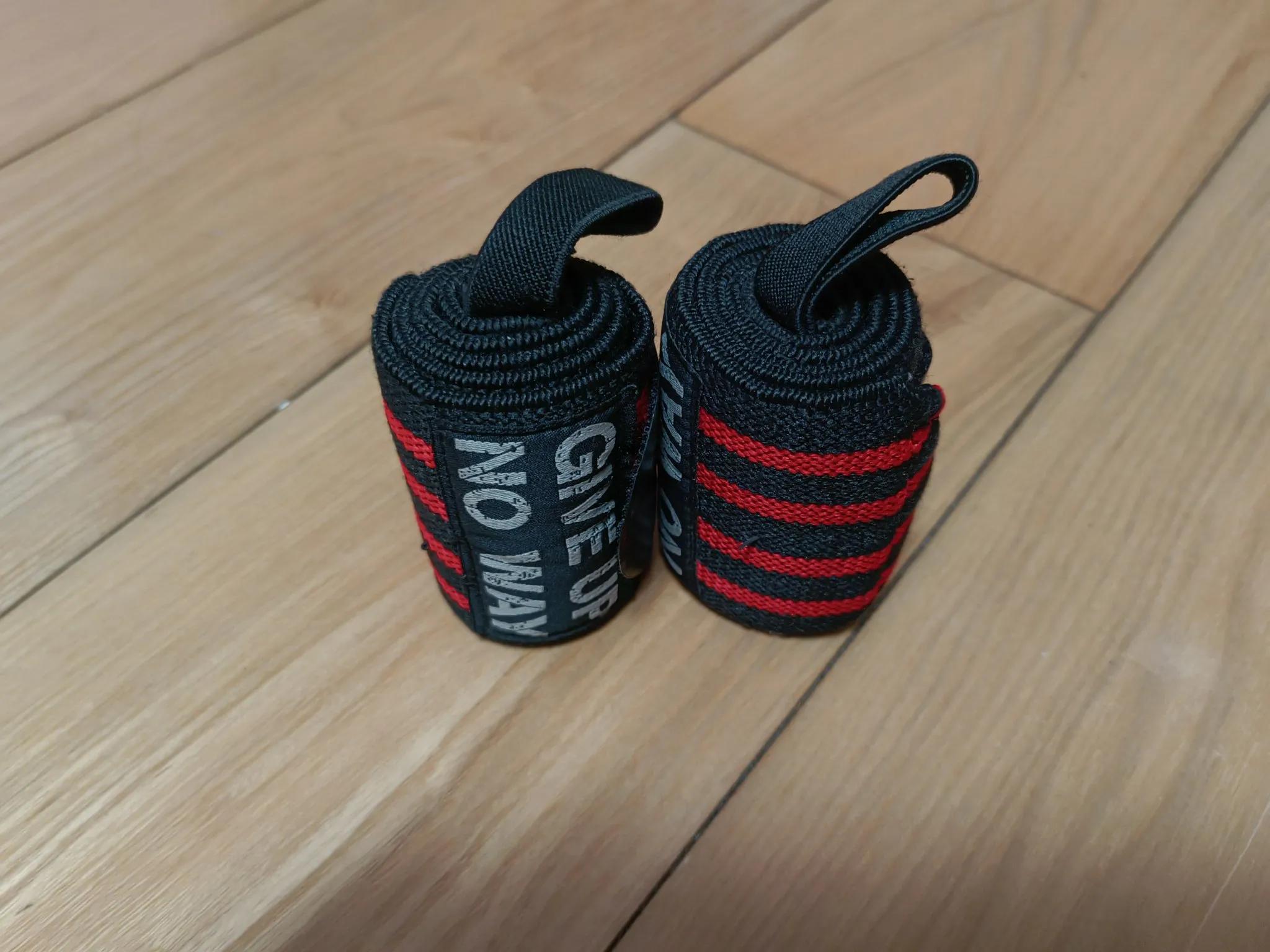 护腕使用技巧_健身腰带选购_健身要带手套吗